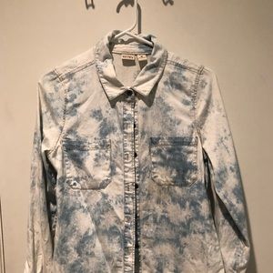 MUDD Size Med Tie-Dye Denim Button Down